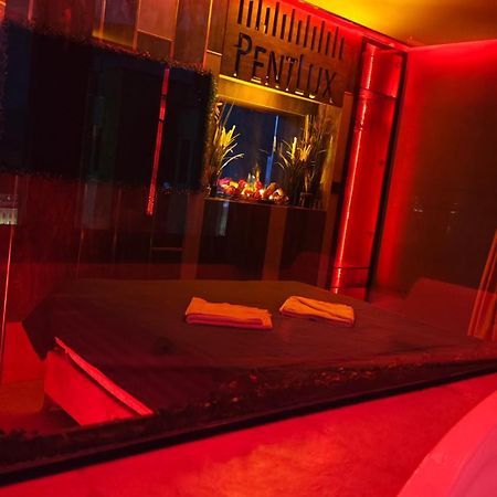 Smart Luxury Penthouse Suites - Private Sauna, Hot-Tub, Home Cinema At The Best Location In Скоп'є Екстер'єр фото
