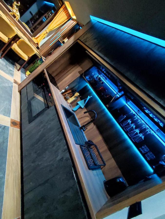 Smart Luxury Penthouse Suites - Private Sauna, Hot-Tub, Home Cinema At The Best Location In Скоп'є Екстер'єр фото