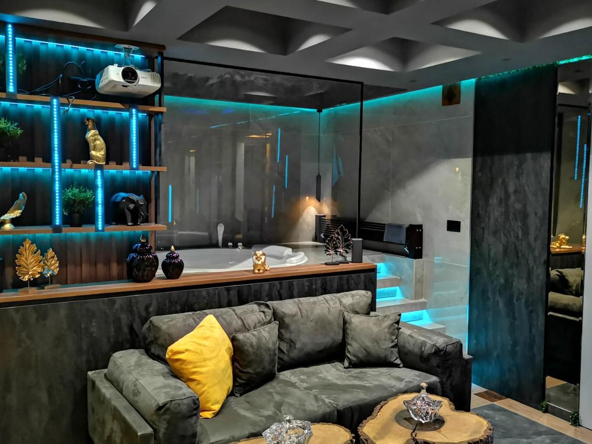 Smart Luxury Penthouse Suites - Private Sauna, Hot-Tub, Home Cinema At The Best Location In Скоп'є Екстер'єр фото