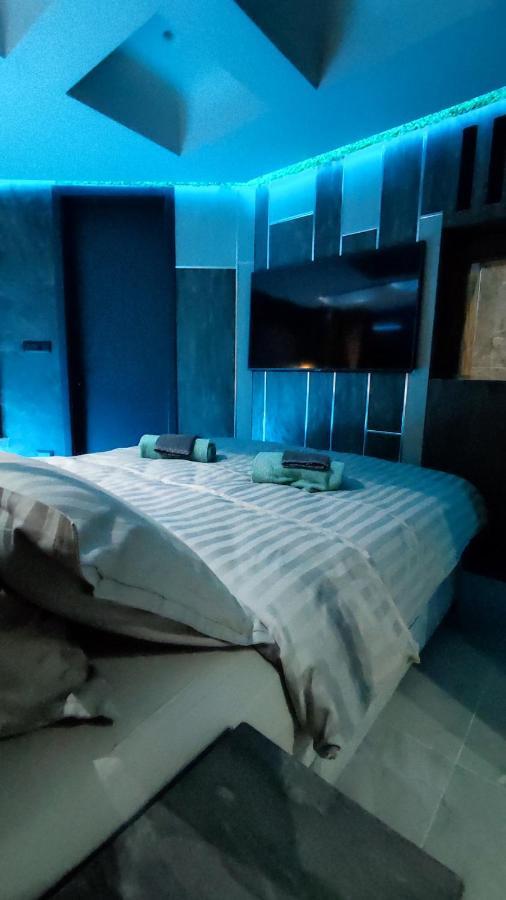 Smart Luxury Penthouse Suites - Private Sauna, Hot-Tub, Home Cinema At The Best Location In Скоп'є Екстер'єр фото