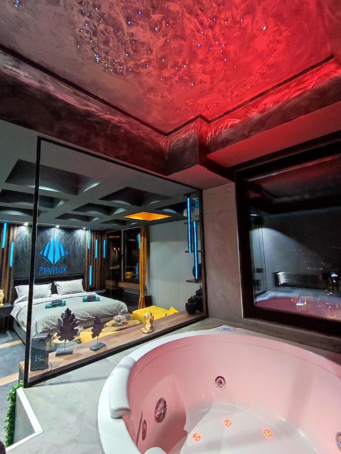Smart Luxury Penthouse Suites - Private Sauna, Hot-Tub, Home Cinema At The Best Location In Скоп'є Екстер'єр фото