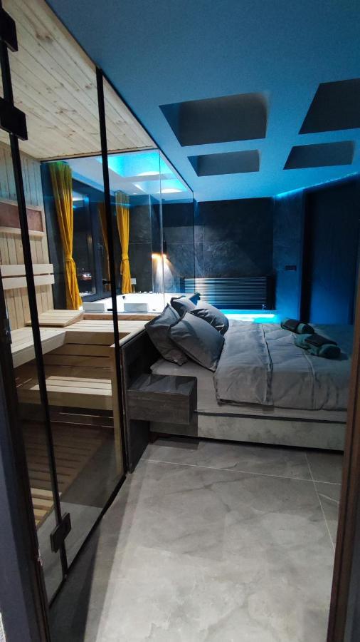 Smart Luxury Penthouse Suites - Private Sauna, Hot-Tub, Home Cinema At The Best Location In Скоп'є Екстер'єр фото