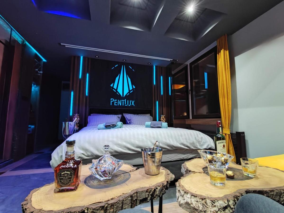 Smart Luxury Penthouse Suites - Private Sauna, Hot-Tub, Home Cinema At The Best Location In Скоп'є Екстер'єр фото