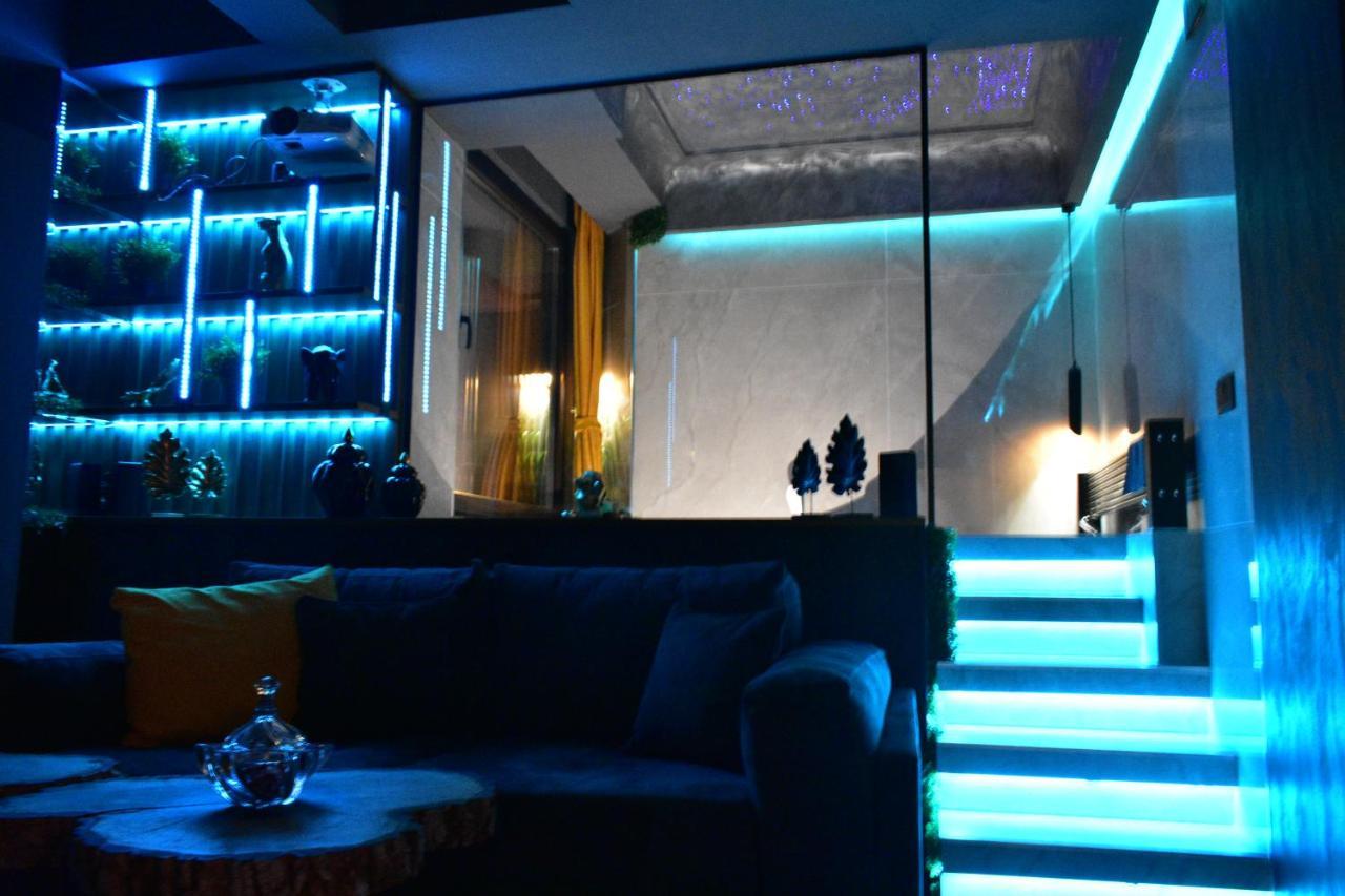 Smart Luxury Penthouse Suites - Private Sauna, Hot-Tub, Home Cinema At The Best Location In Скоп'є Екстер'єр фото