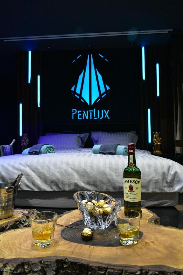 Smart Luxury Penthouse Suites - Private Sauna, Hot-Tub, Home Cinema At The Best Location In Скоп'є Екстер'єр фото