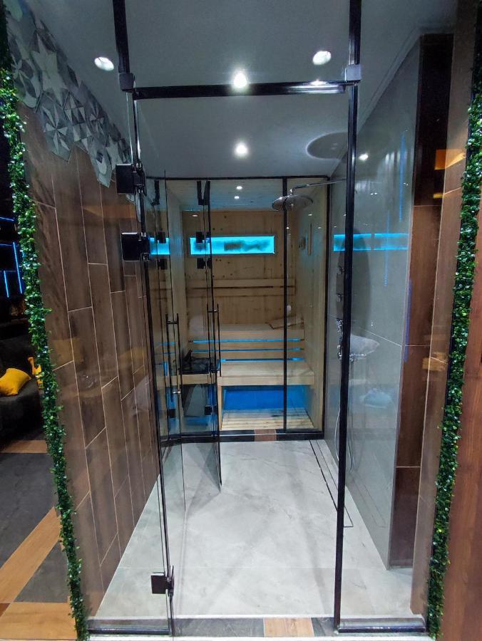 Smart Luxury Penthouse Suites - Private Sauna, Hot-Tub, Home Cinema At The Best Location In Скоп'є Екстер'єр фото