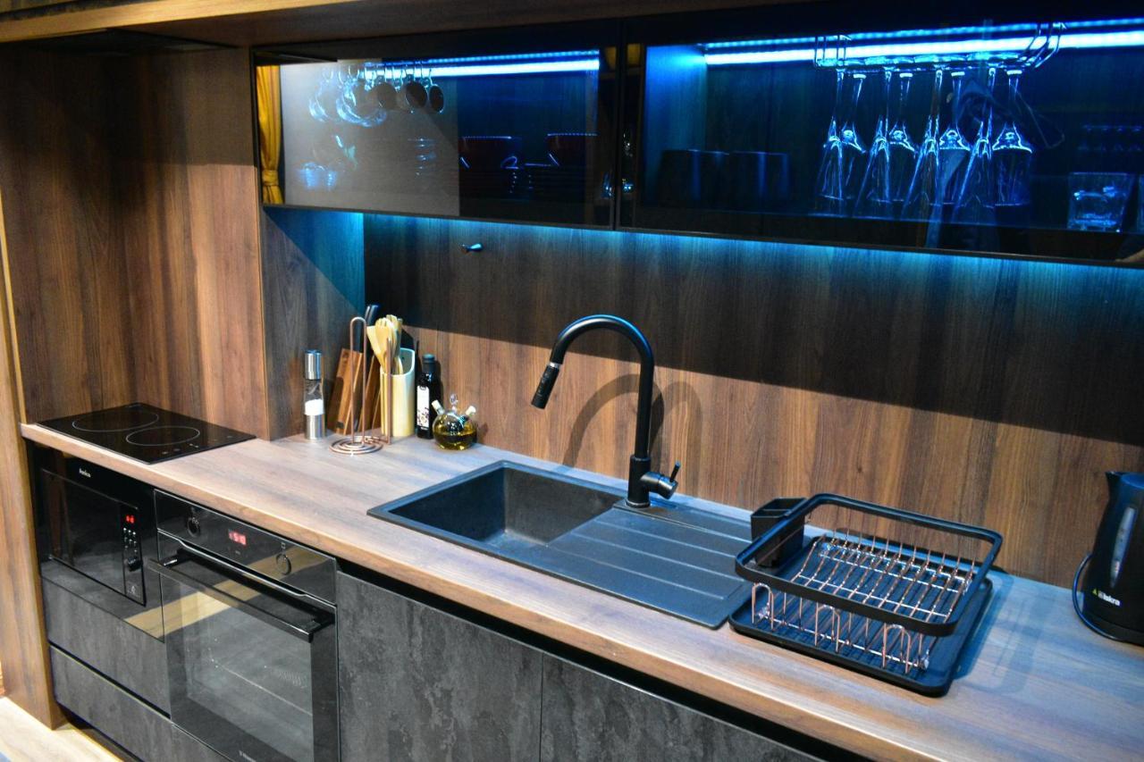 Smart Luxury Penthouse Suites - Private Sauna, Hot-Tub, Home Cinema At The Best Location In Скоп'є Екстер'єр фото