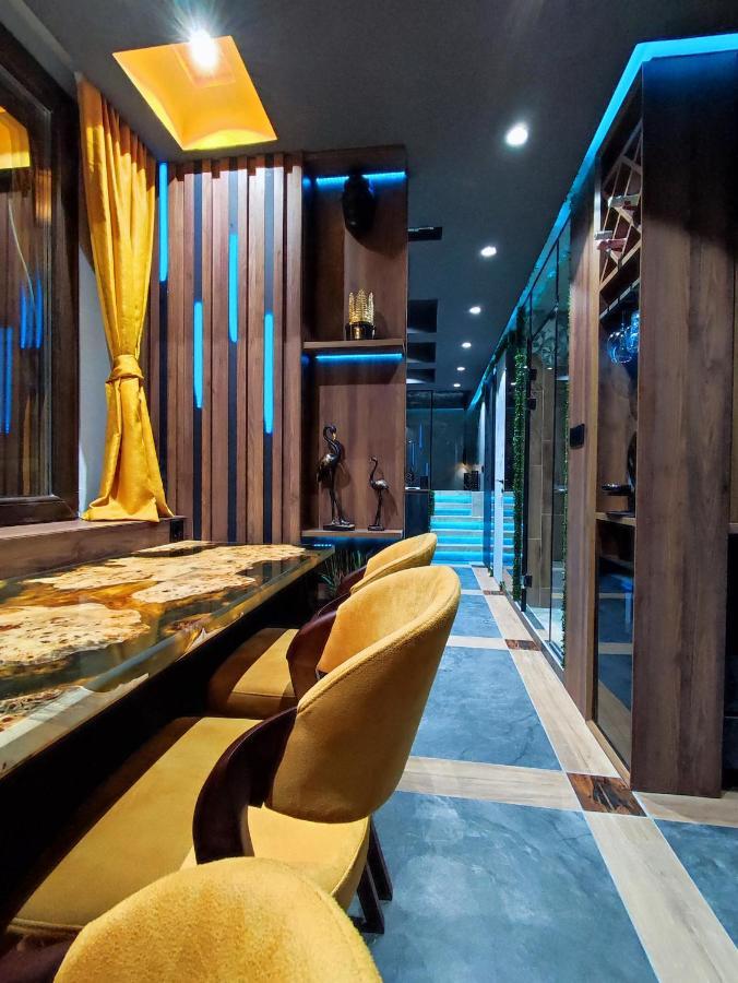 Smart Luxury Penthouse Suites - Private Sauna, Hot-Tub, Home Cinema At The Best Location In Скоп'є Екстер'єр фото