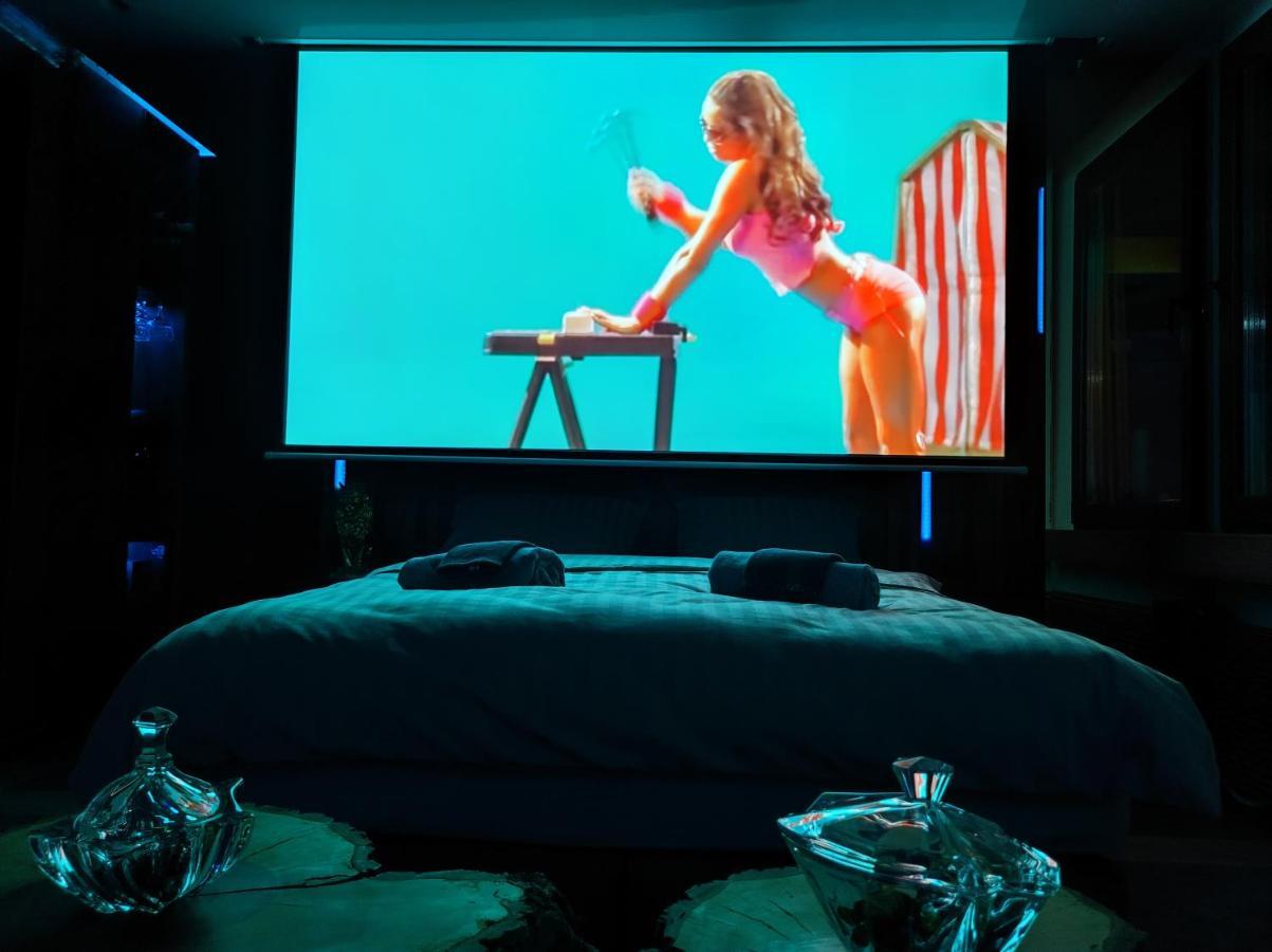 Smart Luxury Penthouse Suites - Private Sauna, Hot-Tub, Home Cinema At The Best Location In Скоп'є Екстер'єр фото
