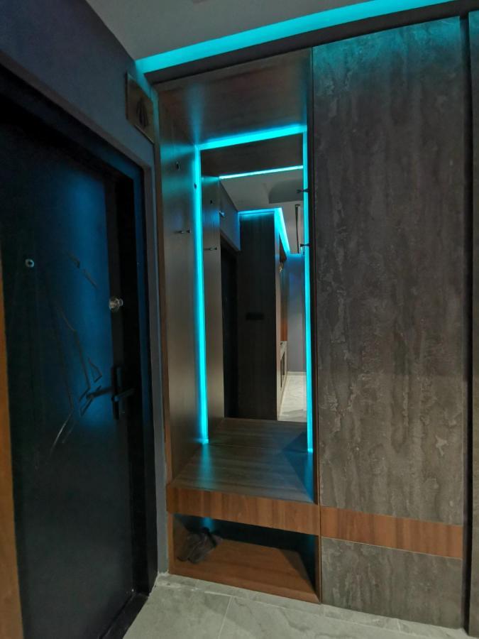 Smart Luxury Penthouse Suites - Private Sauna, Hot-Tub, Home Cinema At The Best Location In Скоп'є Екстер'єр фото
