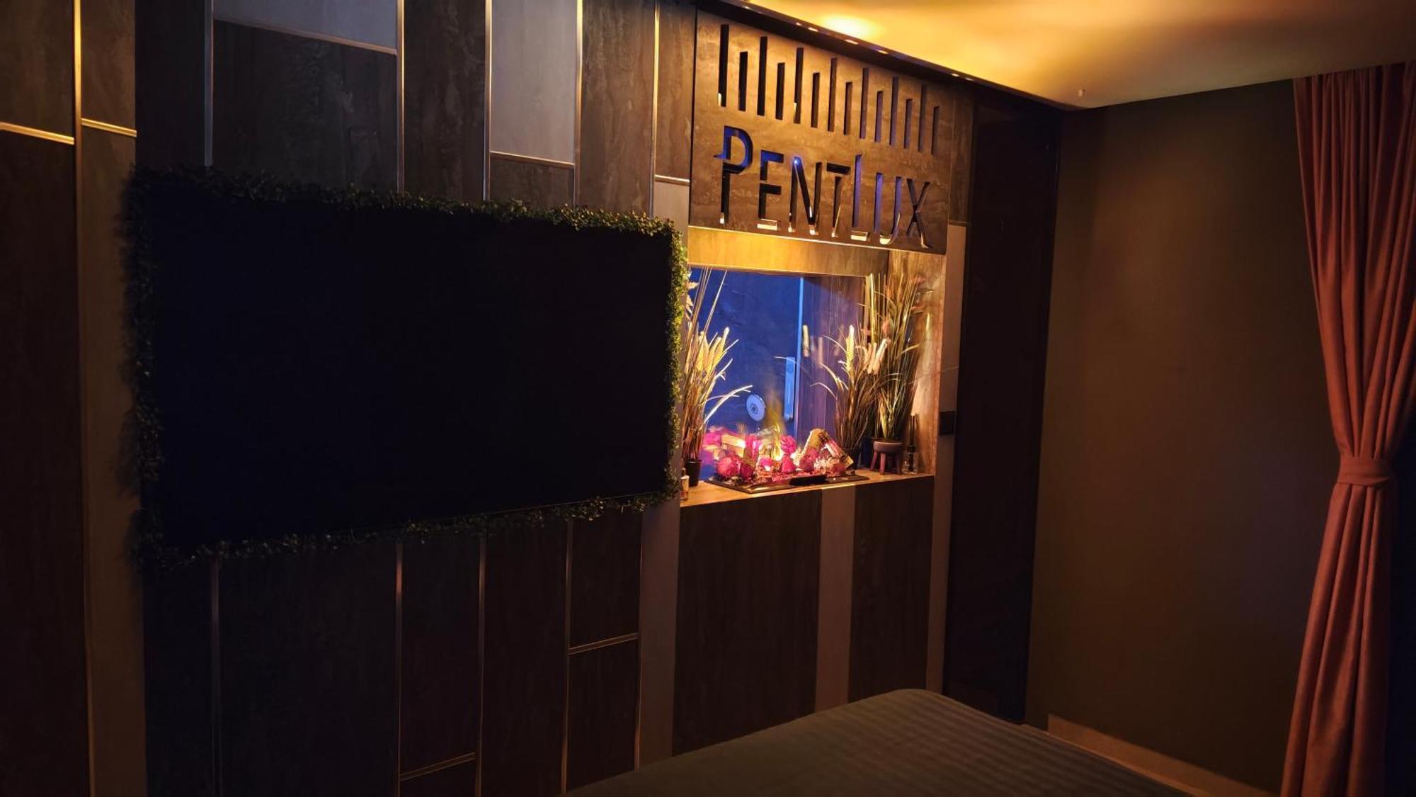Smart Luxury Penthouse Suites - Private Sauna, Hot-Tub, Home Cinema At The Best Location In Скоп'є Екстер'єр фото