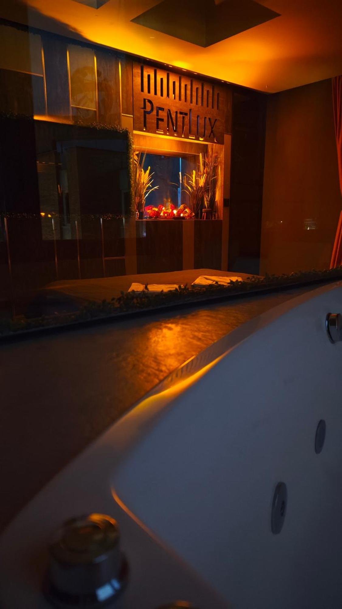 Smart Luxury Penthouse Suites - Private Sauna, Hot-Tub, Home Cinema At The Best Location In Скоп'є Екстер'єр фото