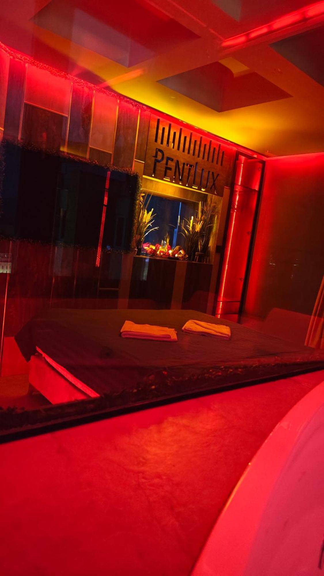 Smart Luxury Penthouse Suites - Private Sauna, Hot-Tub, Home Cinema At The Best Location In Скоп'є Екстер'єр фото